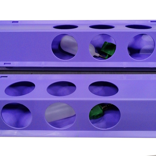 Поилка автоматическая для птиц, пластик, фиолетовая