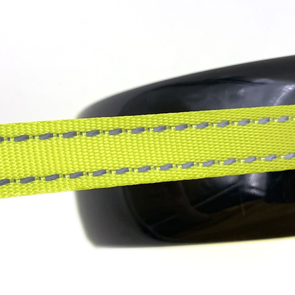 Поводок-рулетка со светоотражающей лентой 5 м для собак до 30 кг