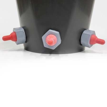 Ведро с 3 сосками для поения ягнят, жеребят, телят 8 л