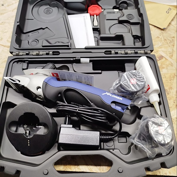 Машинка Heiniger Xplorer для стрижки лошадей и КРС с 2-я аккумуляторами