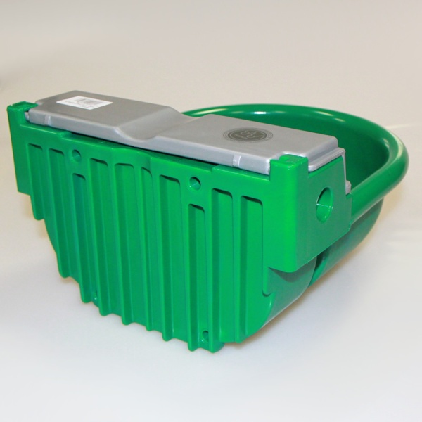 Поилка автоматическая поплавковая с боковым подводом 4 л для коров, овец, лошадей, собак, пластик