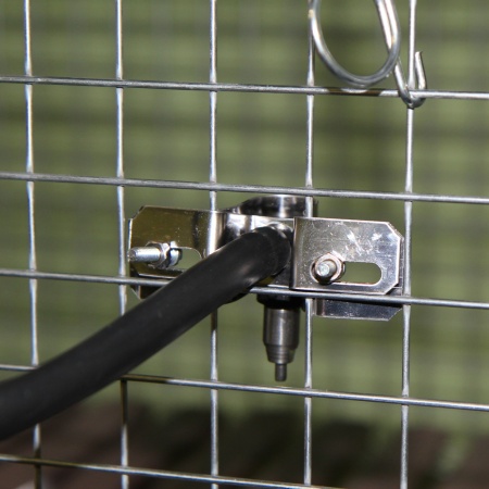 Поилка ниппельная для птиц/кроликов с винтовым креплением