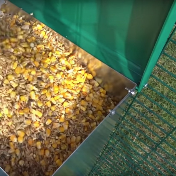 Кормушка педальная Feed-O-Matic 5 кг для кур